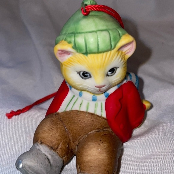 Kitty Cucumber Vintage Holiday Christmas Cat Ice Skater Ornament 1985 - Picture 3 of 12